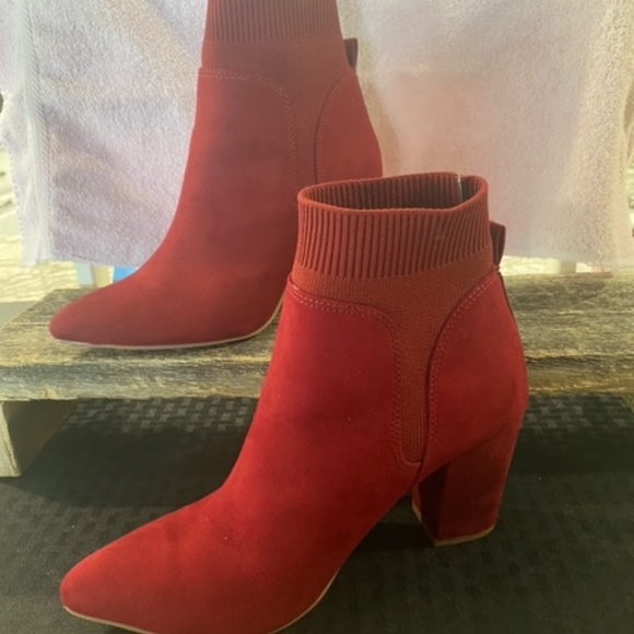 Red Suede Boot shoes Size 6.5 - Picture 11 of 12